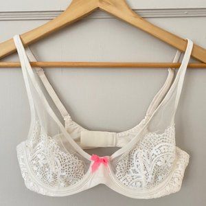 Victoria's Secret Body By Victoria Unlined Demi- Size 34B